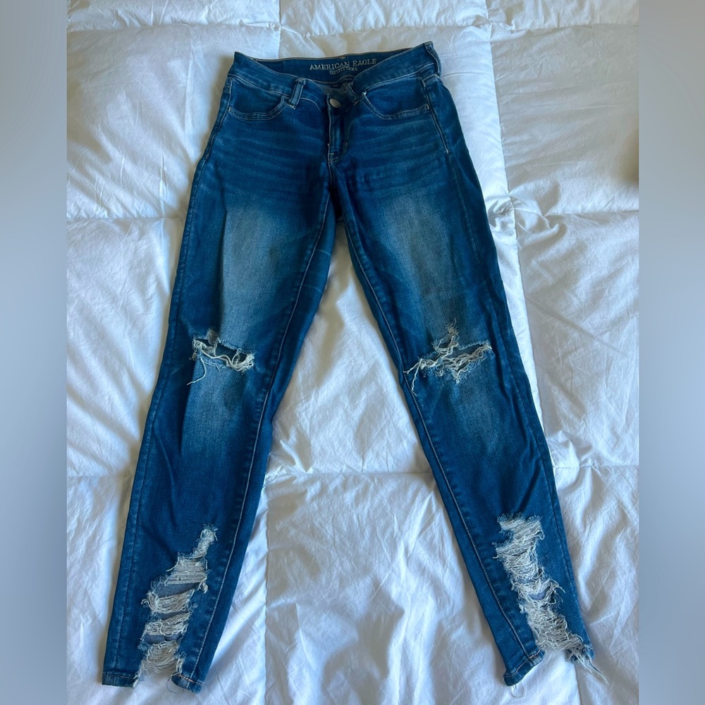 American Eagle - Ripped Jeans
